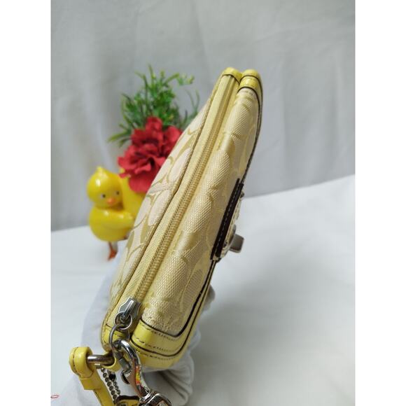 Coach Signature Yellow Canvas Leather Trim Turnlock Wristlet - Coin Wallet - Picture 5 of 12